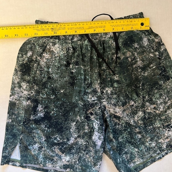 2XU Aero athletic lightweight stretch lined shorts w/front pockets. Sz-S. T14 - Picture 9 of 12